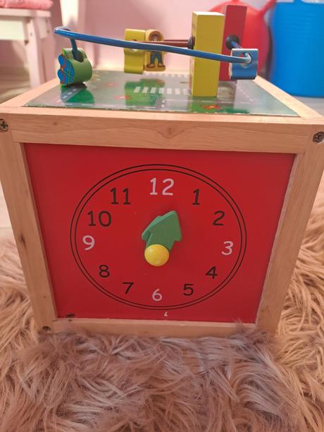 Drevená veľká interaktívna kocka, 