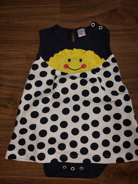 Šaty s body zapínaním, 80