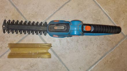 Gardena aku strihač pekný stav 55 cm,