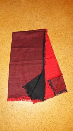 Červenočierny šál, xs