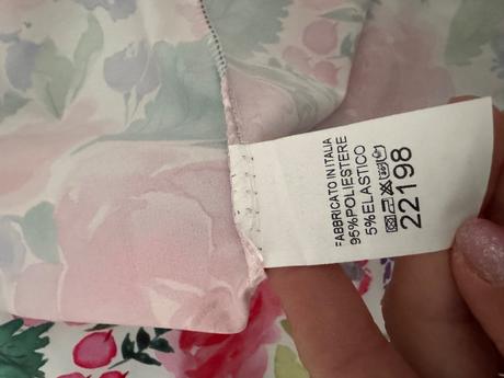 Šaty na ramienka, s