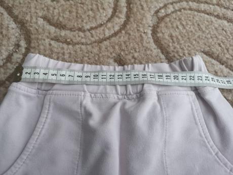 Bledoružové tepláčky pudláčkovo, 104