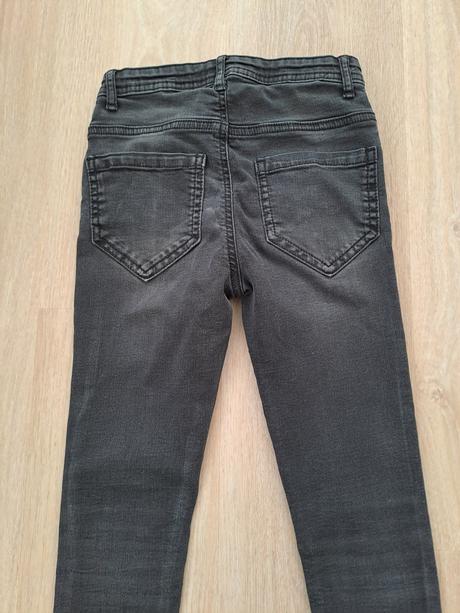 Čierne rifle, nutmeg,128