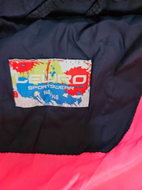 Kvalitná lyžiarska bunda, lewro,140