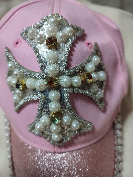 Šiltovka trblietavá, s