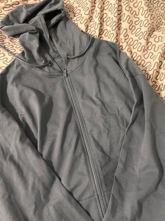 Sivá mikina, tezenis,s