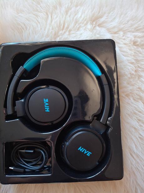 Štýlové bezdrôtové slúchadlá na uši niceboy hive x, 