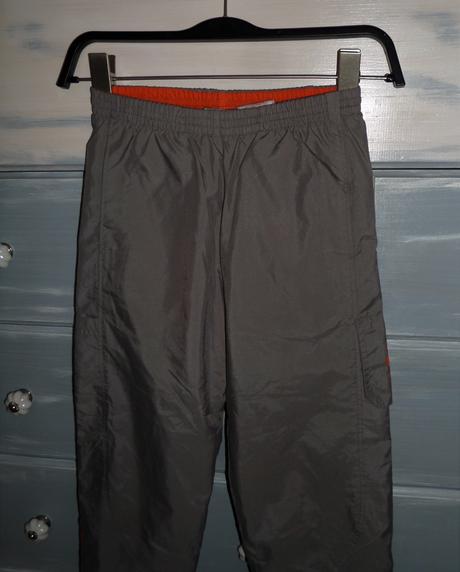 Nohavice na šport, nike,134