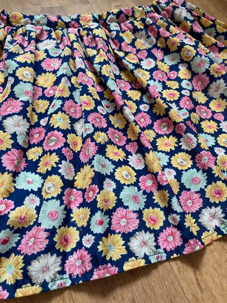 Kvietinková sukňa, l