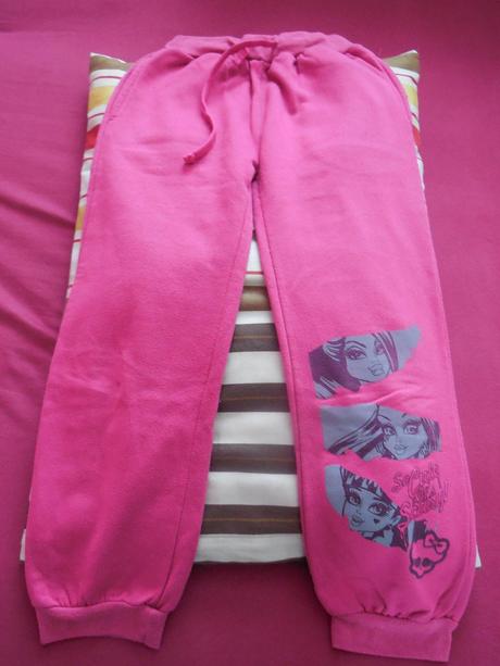 Tepláky monster high, 134