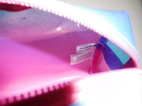 Krásna reserved kvalitná meniaca kozmetická taška, 