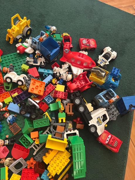 Lego duplo ( vyše 6kg),