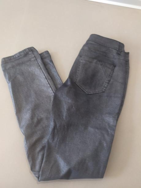 C134 nohvice pekne, xs