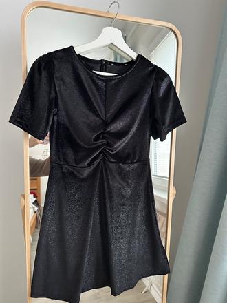 Zamatove saty, lindex,140