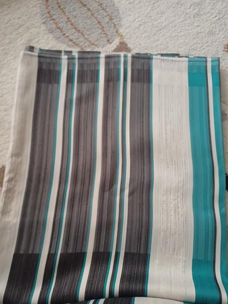 Záclona alebo látka, 