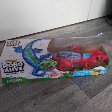 Robo alive jašterica,