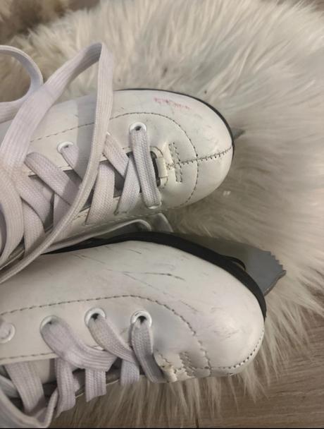 Dievcenske korcule crowned, crowned,32