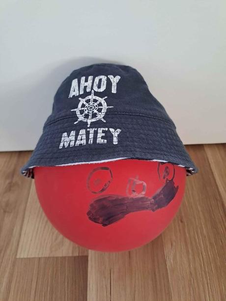Obojstranný detský jarný/letný klobúčik cca 44cm, <50