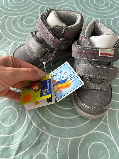 Sivo ružové krásne botasky protetika sendy, protetika,22