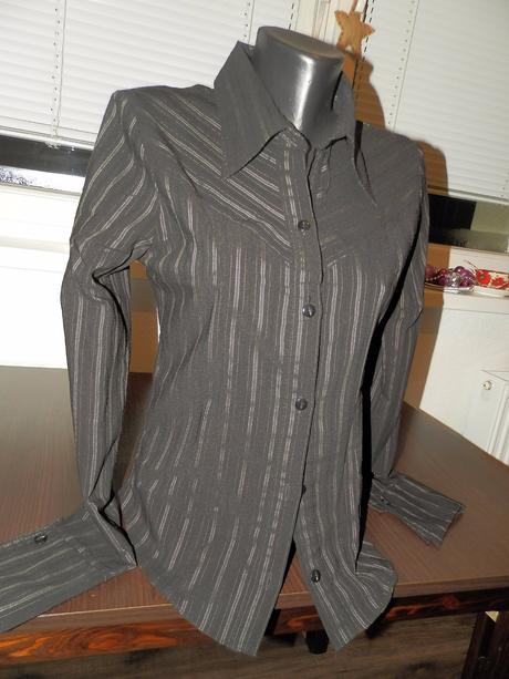 Elastická čierna košeľa m, m