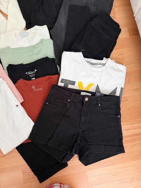 Balík oblečenia - s, s