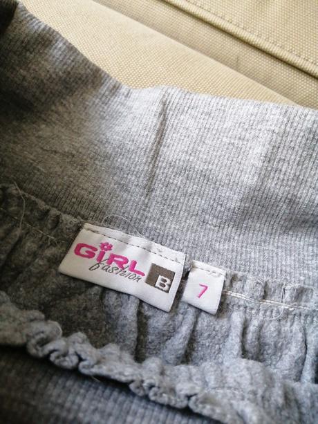 2x sukňa s poštovným, 122