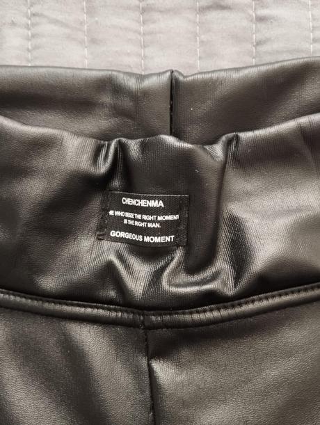 Koženkové legíny, 164