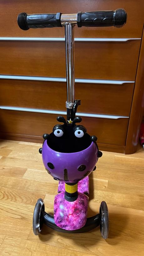 Detská kolobežka 2v1 lienka so svietiacimi led kol, 