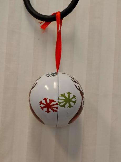 Vianočná ozdoba otvárateľná guľa sob, 7 cm,