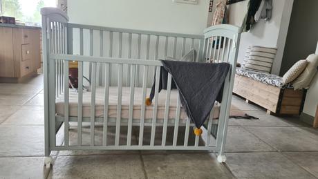 Detská postieľka 120x60 s odnímateľnou bočnicou, šírka (cm): 60,dĺžka (cm): 120