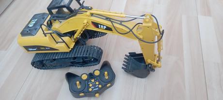 Pásový bager na ovladanie, 