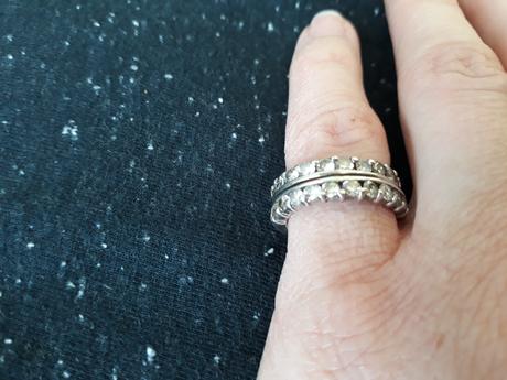 Strieborny prsten so zirkónmi xs, 