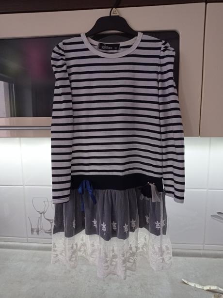 Šaty s čipkovou sukňou 122, 122