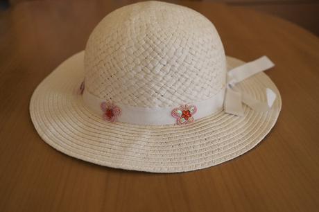 Dievčenský klobúk, 134