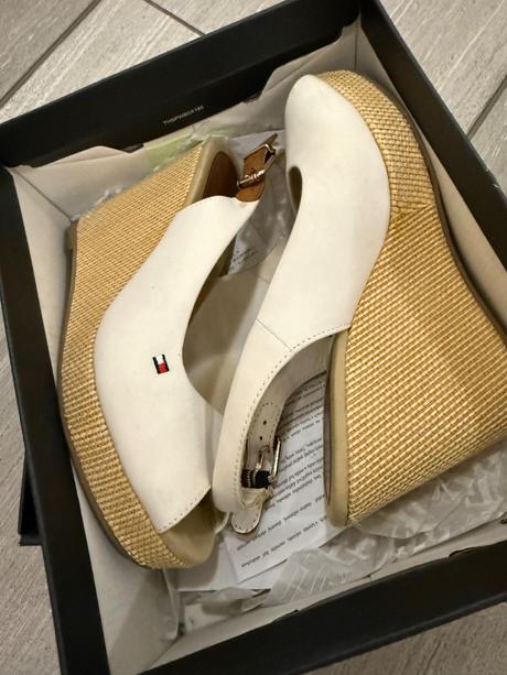 Topánky na klinovom opätku, tommy hilfiger,37
