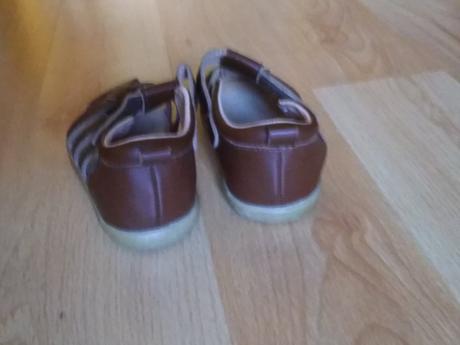 (aj sviatočné) chlapčenské sandále, h&m,21