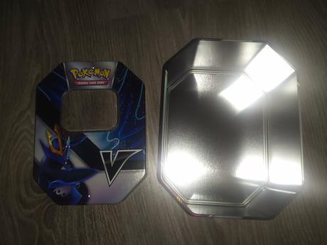 Pokemon krabicka na karty kovova empeleon,