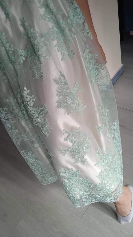 Spoločenské šaty, 40