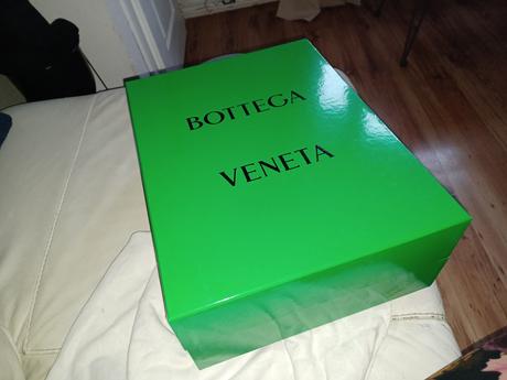 Bottega veneta krabica,