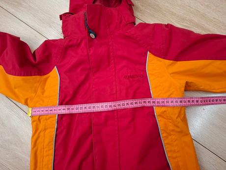 Bunda s mikinkou, 98