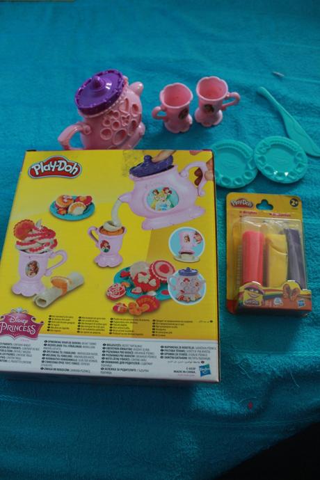 Play-doh disney princezny - čajový večierok,