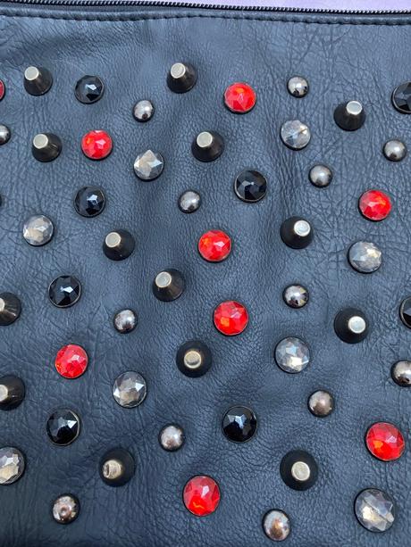 Vybíjaná kozmetická taška, 