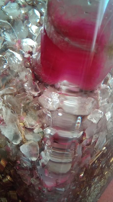 Orgonitová pyramída s krištáĺom,