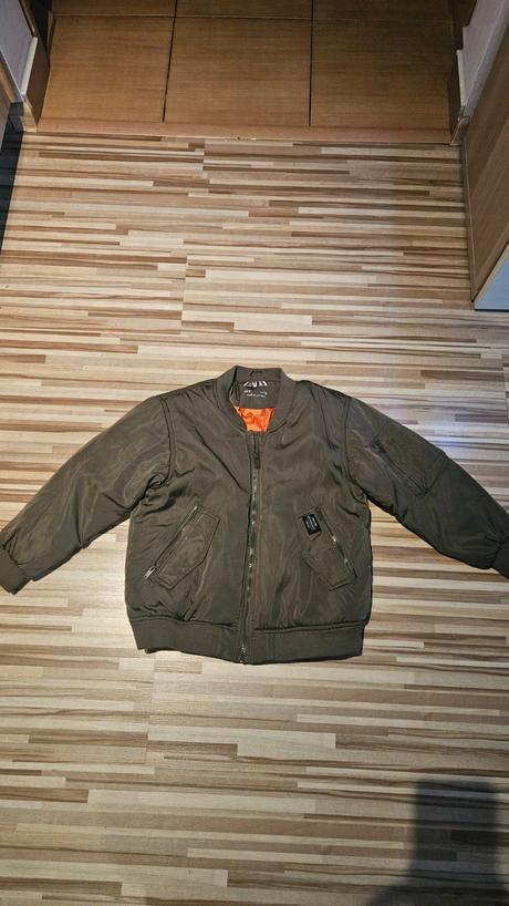 Krasna zara bundicka v.128, zara,128