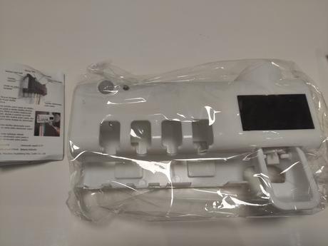 Držiak na zubné kefky a pastu, 