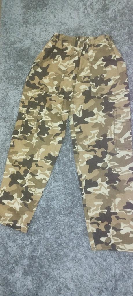 Maskáčové nohavice, 152