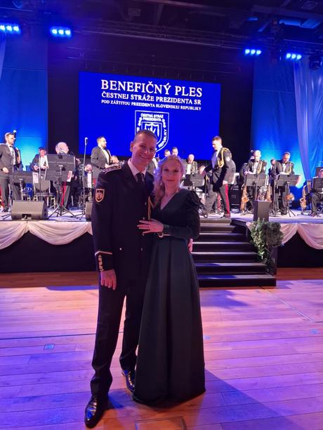 Spoločenske večerne saty, s