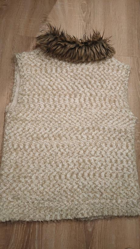 Krásna vesta s kožušinkou, 164