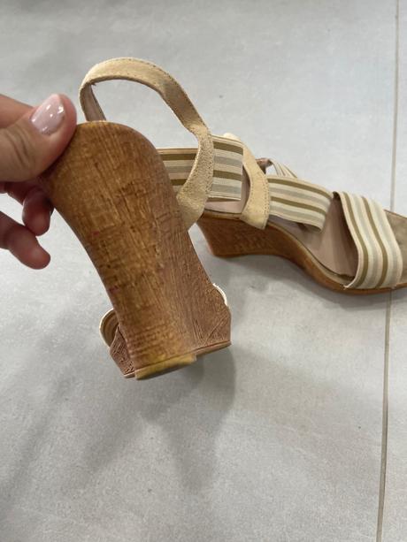Bežové sandále, 37