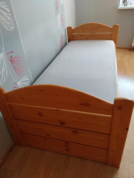 Posteľ jednolôžková, šírka (cm): 90,dĺžka (cm): 200
